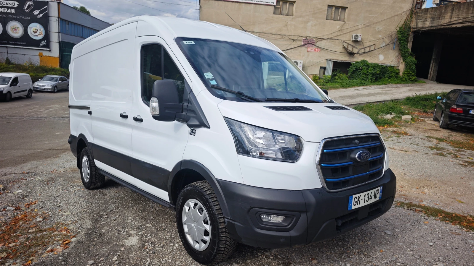 Ford Transit Е350 L2H2 N1 75kWh 92%SoH 360 камери нави, снимка 3 - Бусове и автобуси - 56128181