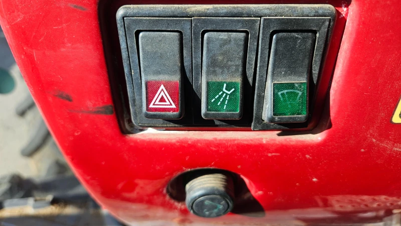 Трактор Tumosan 8105, снимка 16 - Селскостопанска техника - 53168094