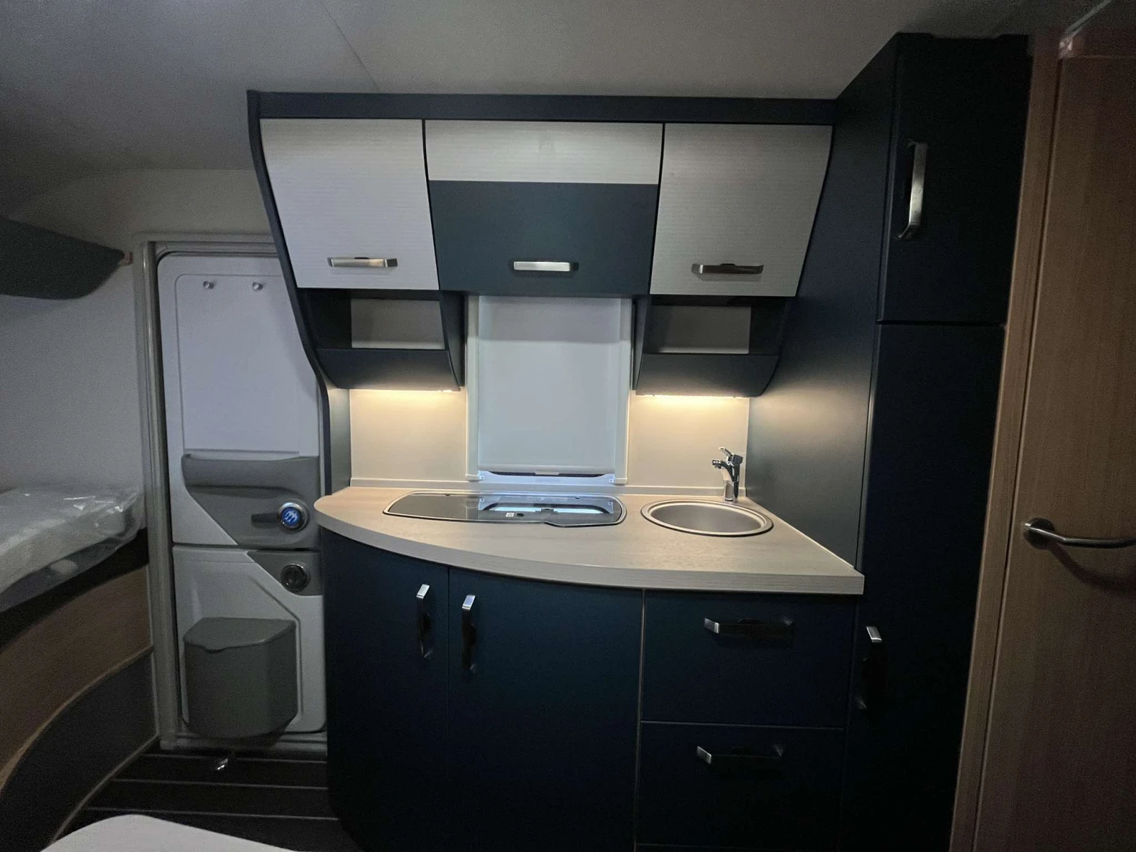 Каравана Knaus SPORT&FUN* ГАРАЖ ЗА МОТОР* 480 QL, снимка 5 - Каравани и кемпери - 55123192