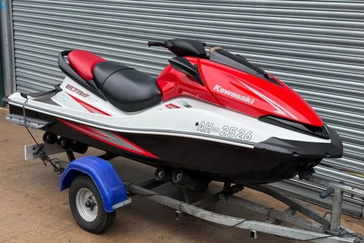 Джет Kawasaki Ultra LX 160, снимка 3 - Воден транспорт - 55422178