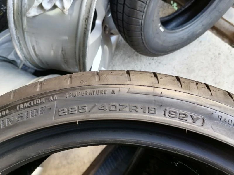 Гуми Летни 225/40R18, снимка 5 - Гуми и джанти - 29889029