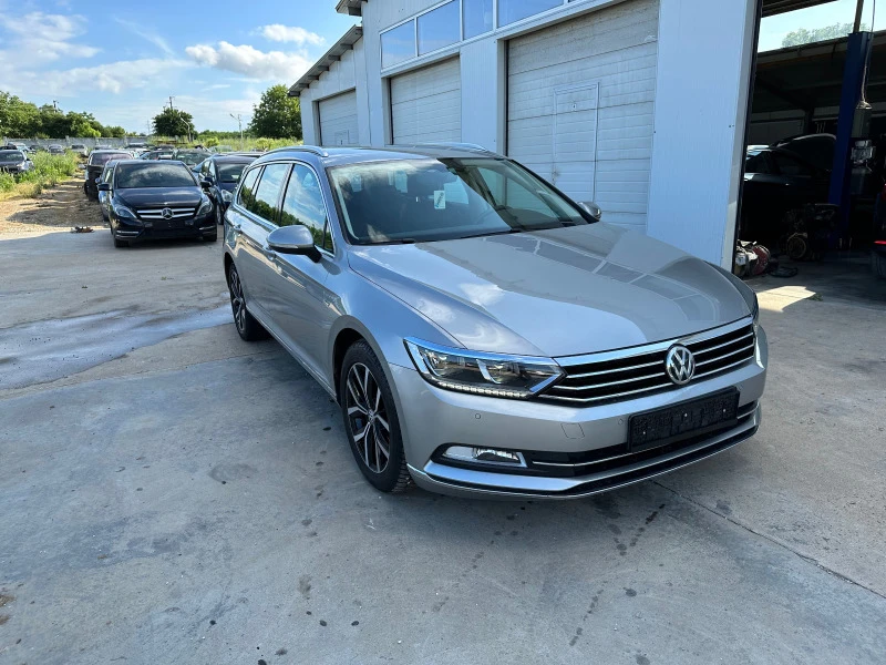 VW Passat 2.0tdi * Highline* Navi* Digital* , снимка 12 - Автомобили и джипове - 41366343