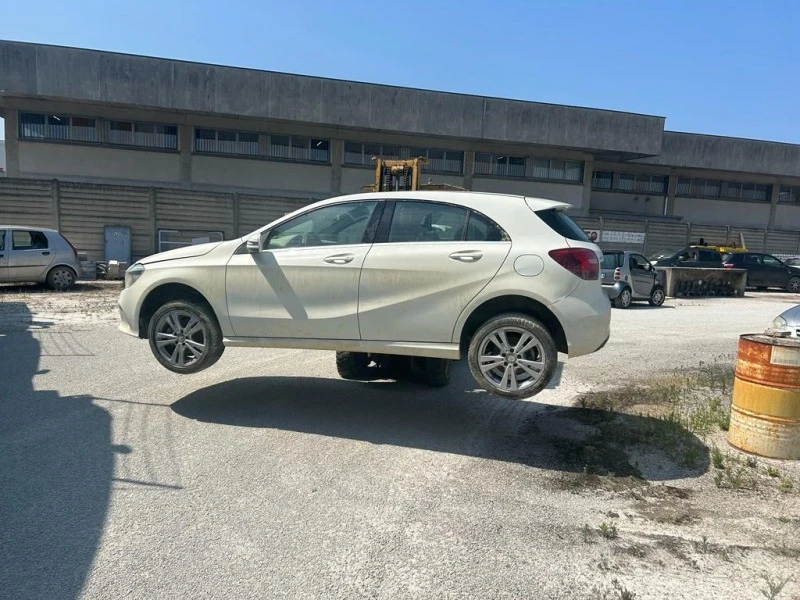 Mercedes-Benz A 180 A180d, снимка 5 - Автомобили и джипове - 41376615