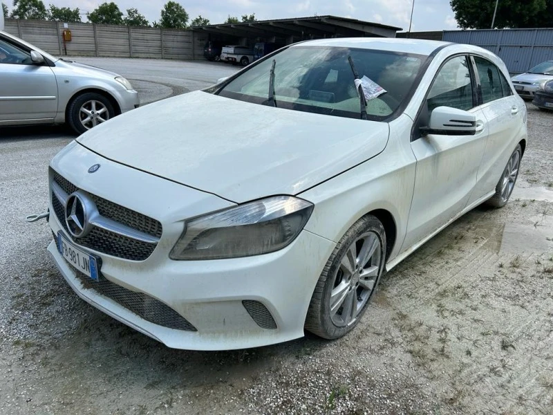 Mercedes-Benz A 180 A180d, снимка 1 - Автомобили и джипове - 41376615