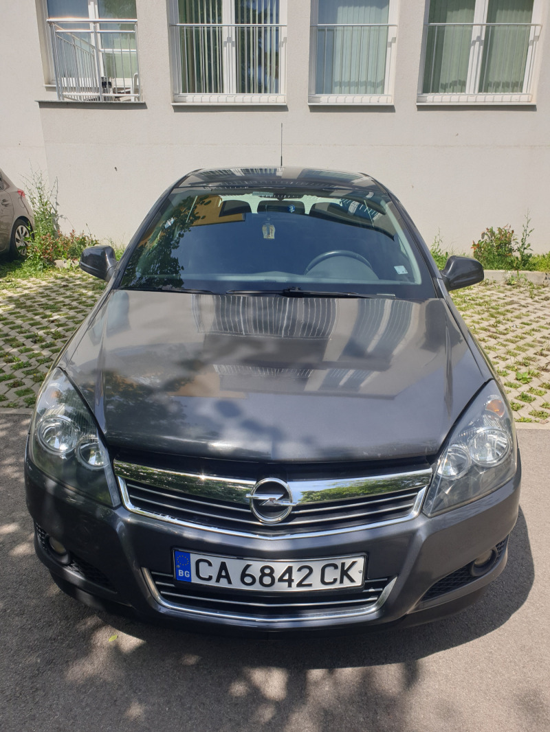 Opel Astra, снимка 1 - Автомобили и джипове - 46067378