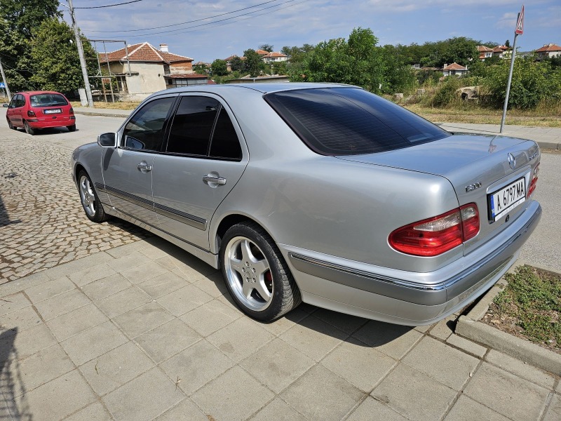 Mercedes-Benz E 200, снимка 2 - Автомобили и джипове - 46482953