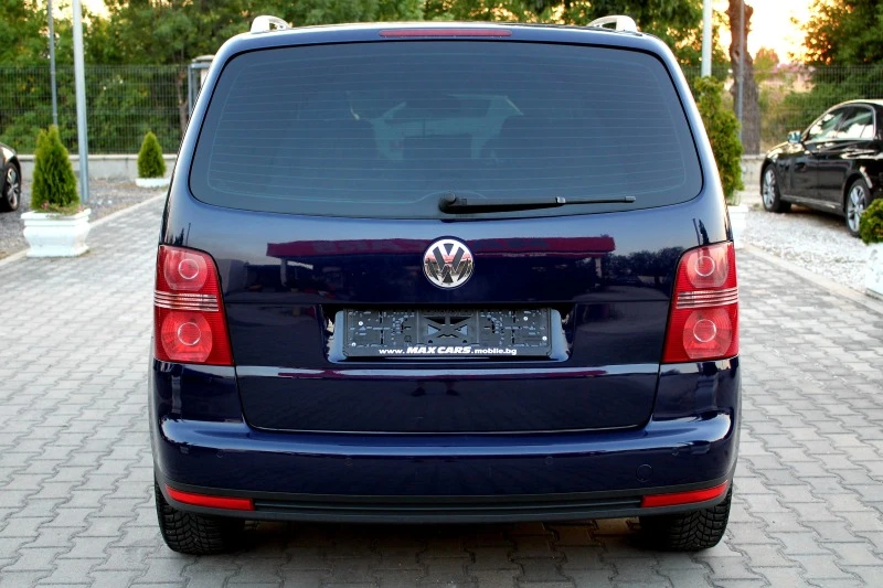 VW Touran 2.0TDI СОБСТВЕН ЛИЗИНГ, снимка 6 - Автомобили и джипове - 46773476