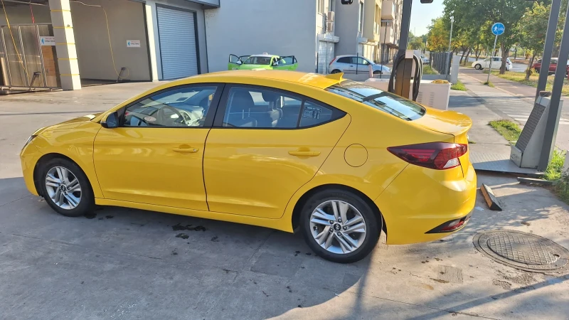 Hyundai Elantra, снимка 3 - Автомобили и джипове - 47363601