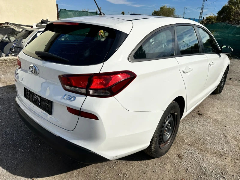 Hyundai I30 1.4 бензин , снимка 6 - Автомобили и джипове - 47534240