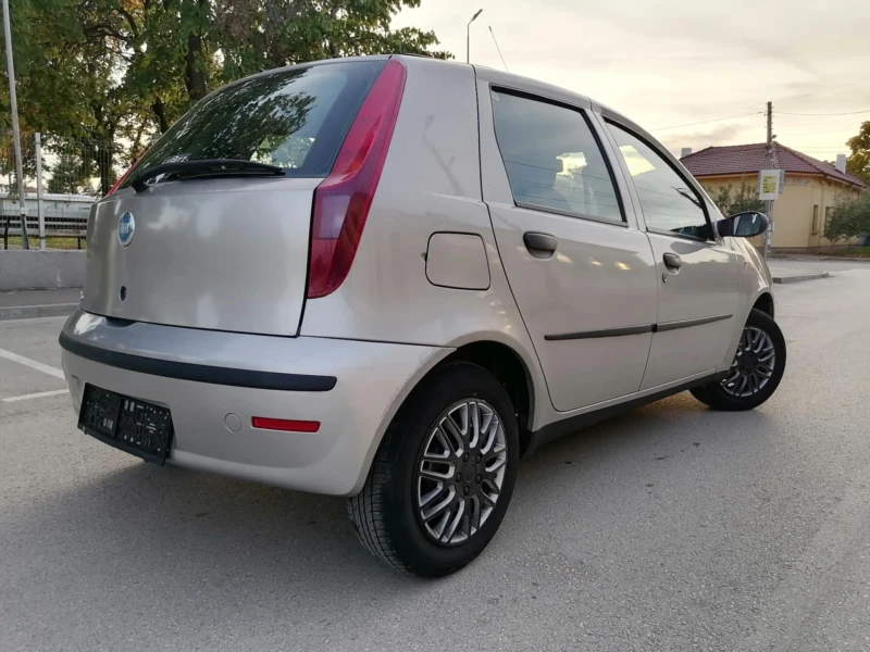 Fiat Punto 1.2 бензин Топ състояние , снимка 7 - Автомобили и джипове - 48576169