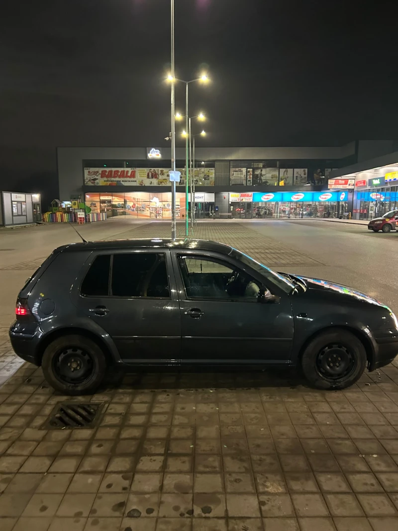 VW Golf 1.9 TDI EDITION, снимка 15 - Автомобили и джипове - 48673400