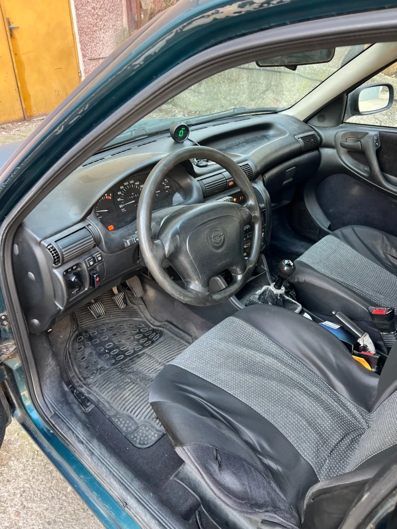 Opel Astra комби, снимка 9 - Автомобили и джипове - 49210863