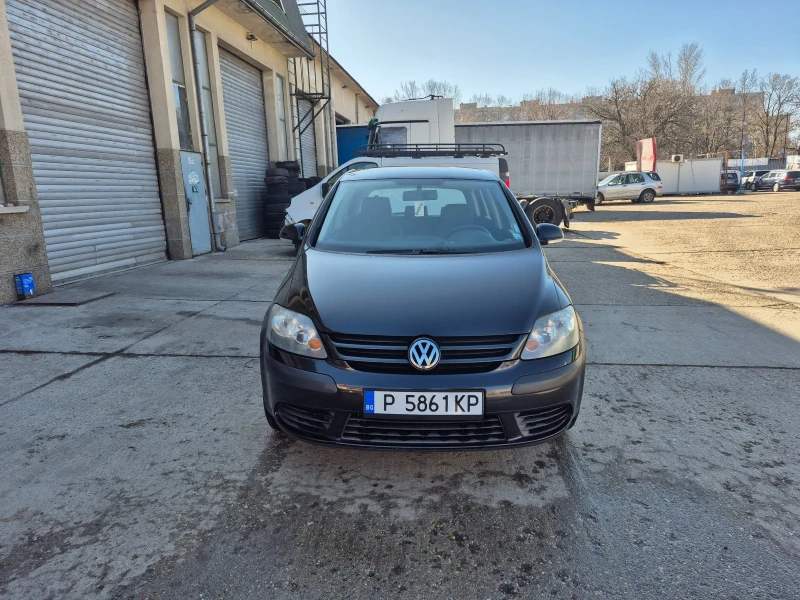 VW Golf Plus РЕГИСТРИРАН , ОБСЛУЖЕН, снимка 1 - Автомобили и джипове - 49410354