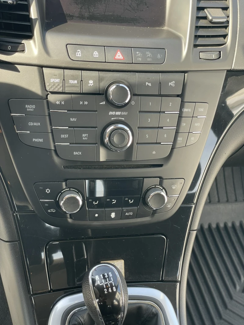 Opel Insignia Sports Tourer 2.0 CDTI, снимка 13 - Автомобили и джипове - 52531542