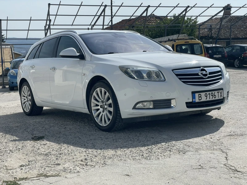 Opel Insignia Sports Tourer 2.0 CDTI, снимка 2 - Автомобили и джипове - 52531542