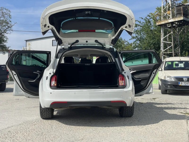 Opel Insignia Sports Tourer 2.0 CDTI, снимка 8 - Автомобили и джипове - 52531542