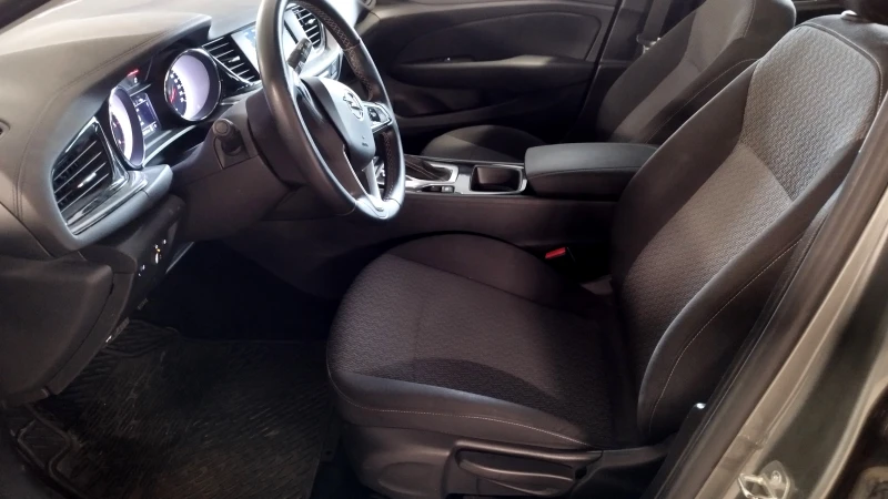 Opel Insignia, снимка 6 - Автомобили и джипове - 51687505