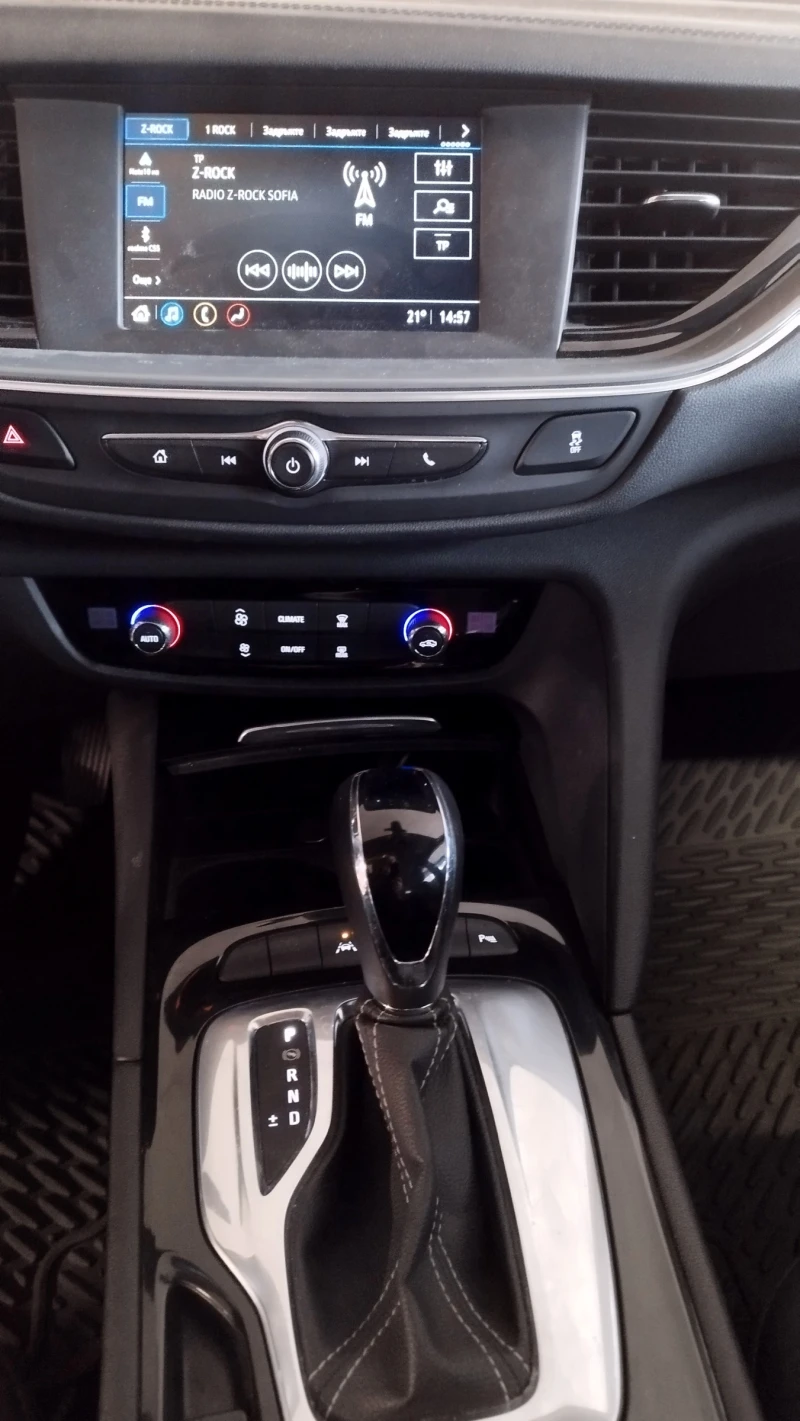 Opel Insignia, снимка 8 - Автомобили и джипове - 51687505