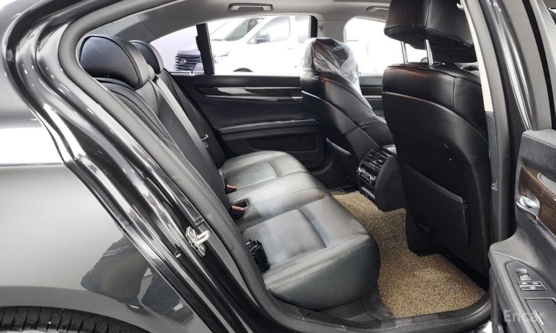 BMW 730, снимка 12 - Автомобили и джипове - 52805673