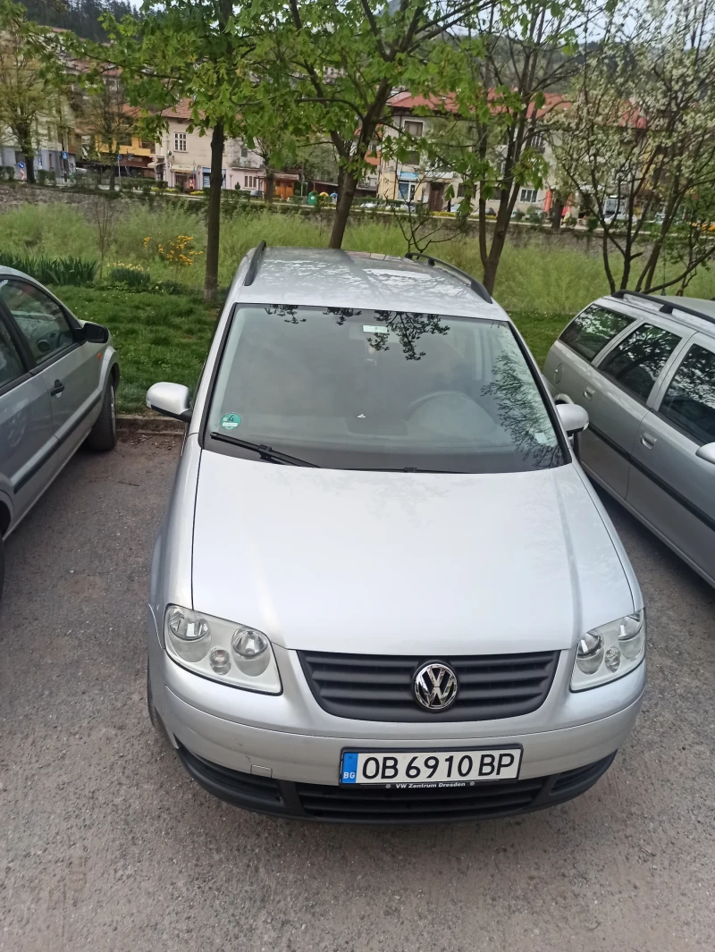 VW Touran, снимка 3 - Автомобили и джипове - 53385876