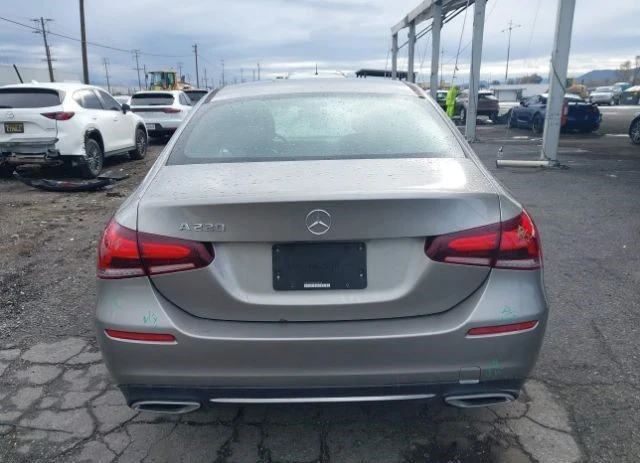 Mercedes-Benz A 220  - изображение 6