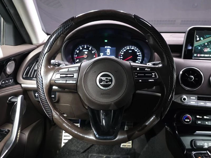 Kia Stinger 3.3 Turbo AWD| 365к.с.| ВКЛ.ТЕХНОТЕСТ, снимка 13 - Автомобили и джипове - 55666091