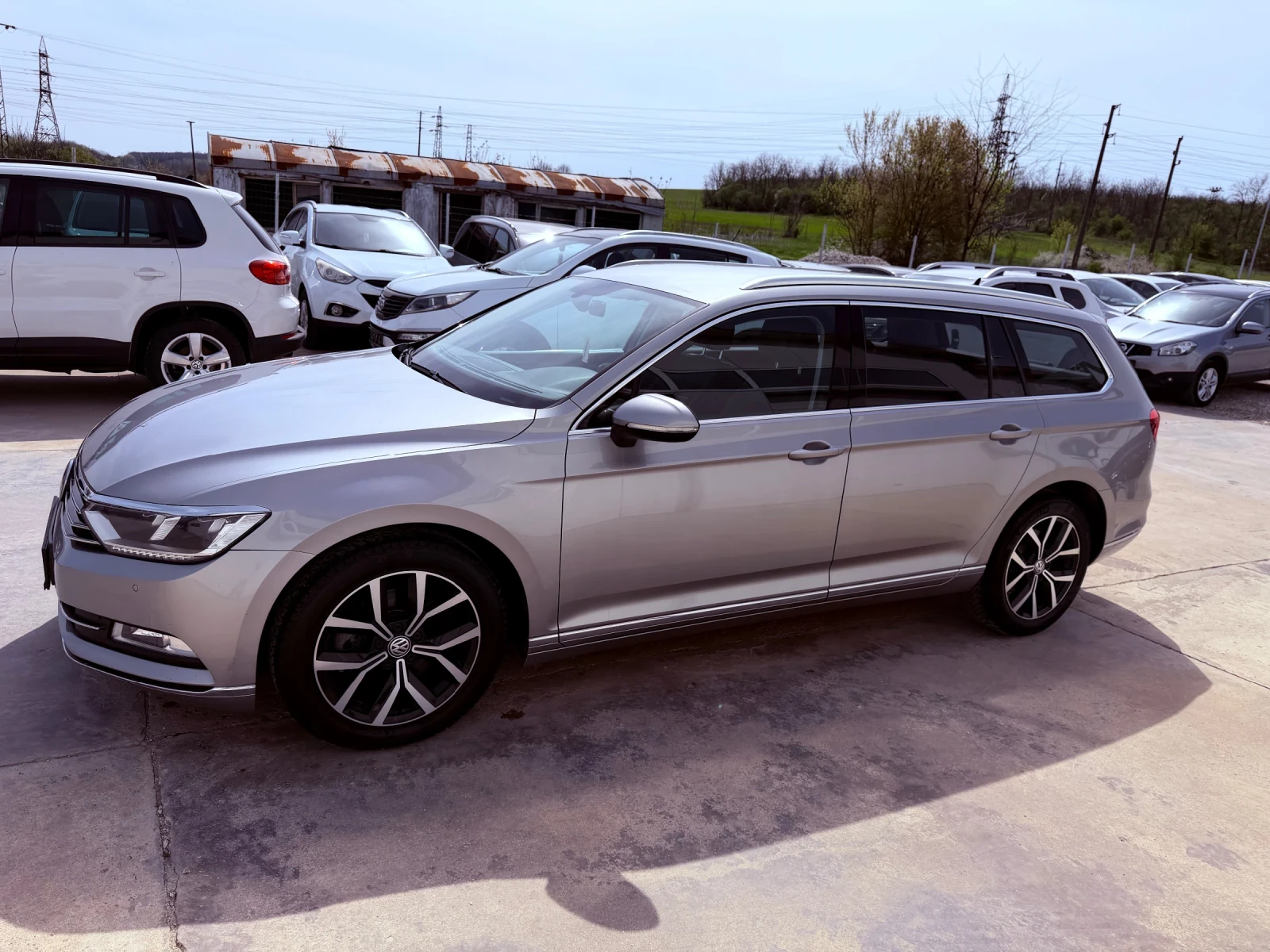 VW Passat 2.0tdi 150k.c* Highline* Navi* Digital* , снимка 3 - Автомобили и джипове - 41366343