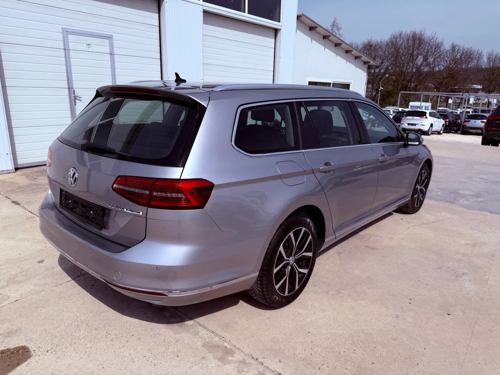 VW Passat 2.0tdi 150k.c* Highline* Navi* Digital* , снимка 14 - Автомобили и джипове - 41366343
