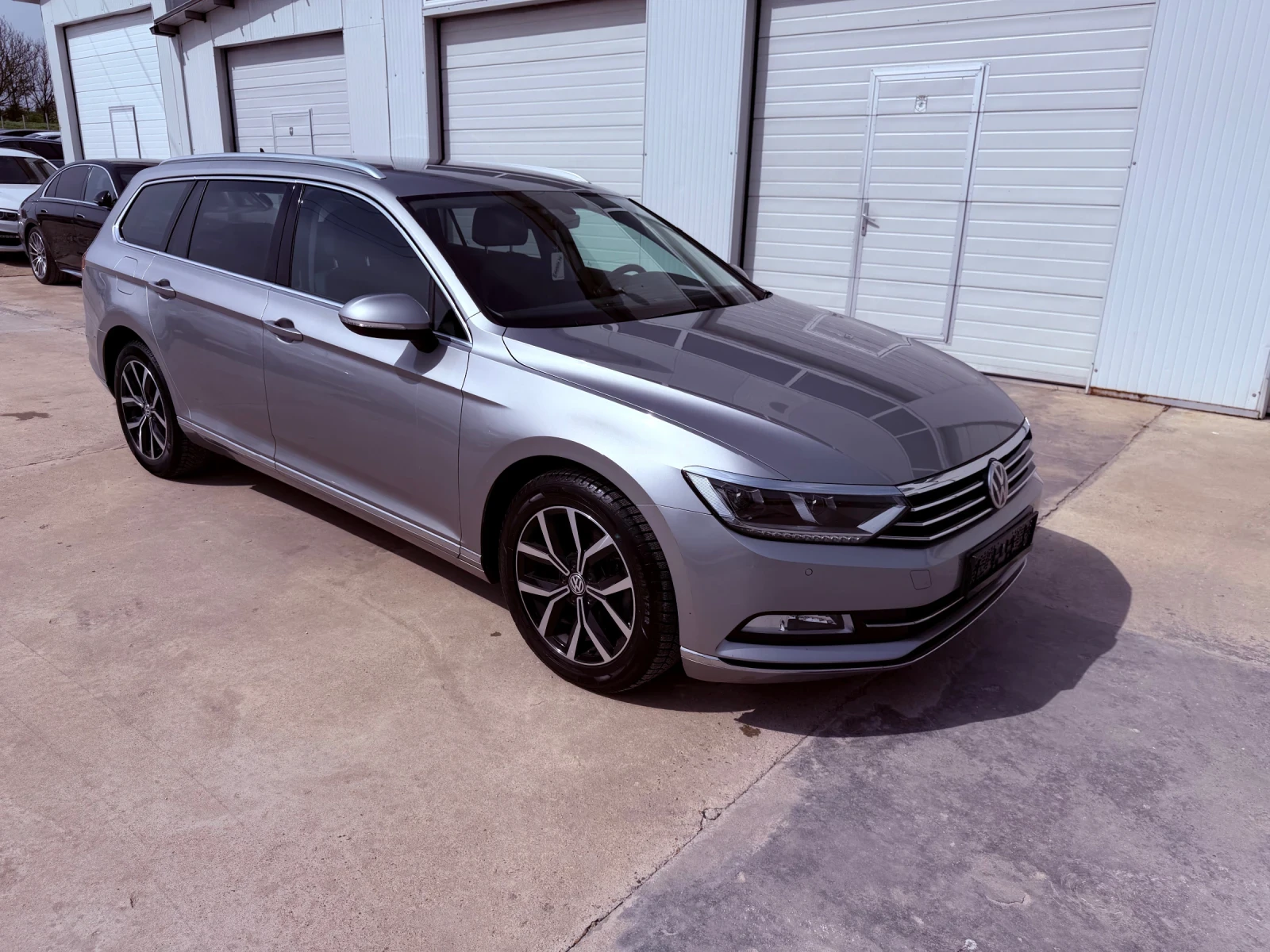 VW Passat 2.0tdi 150k.c* Highline* Navi* Digital* , снимка 12 - Автомобили и джипове - 41366343
