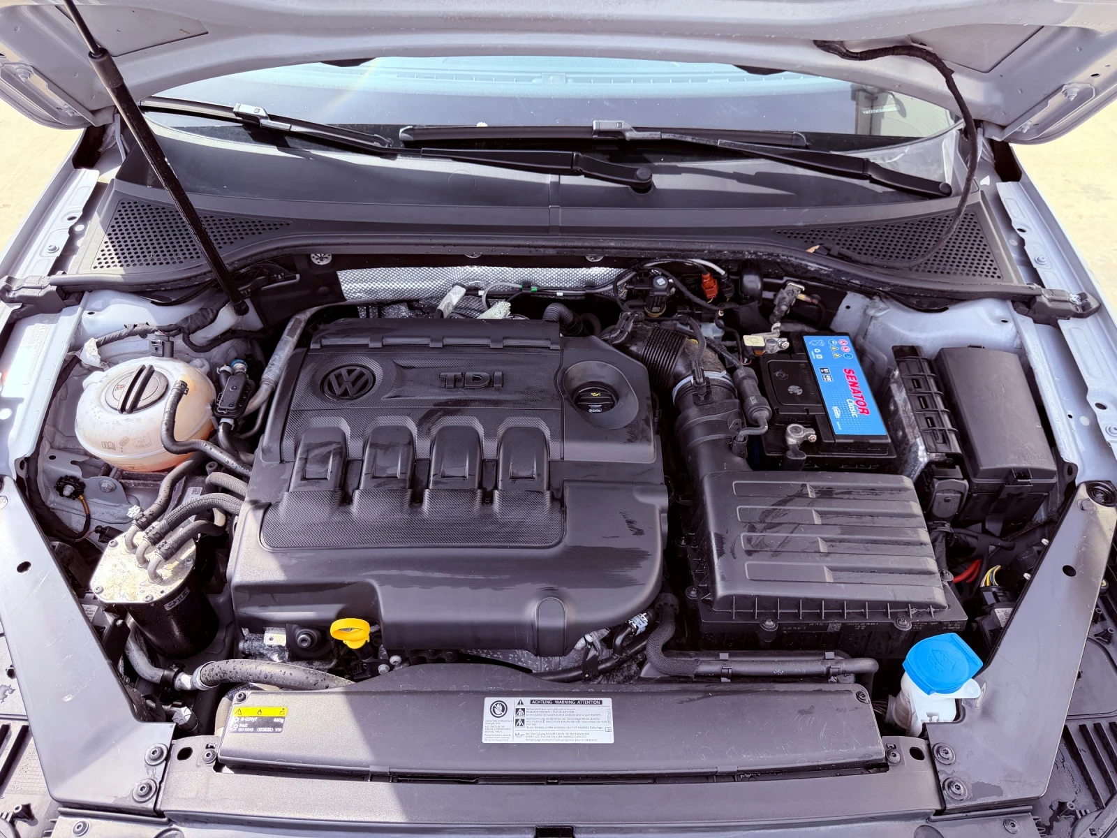 VW Passat 2.0tdi 150k.c* Highline* Navi* Digital* , снимка 17 - Автомобили и джипове - 41366343