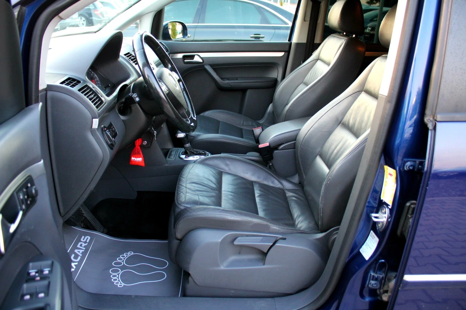 VW Touran 2.0TDI СОБСТВЕН ЛИЗИНГ | Mobile.bg — изображение 11
