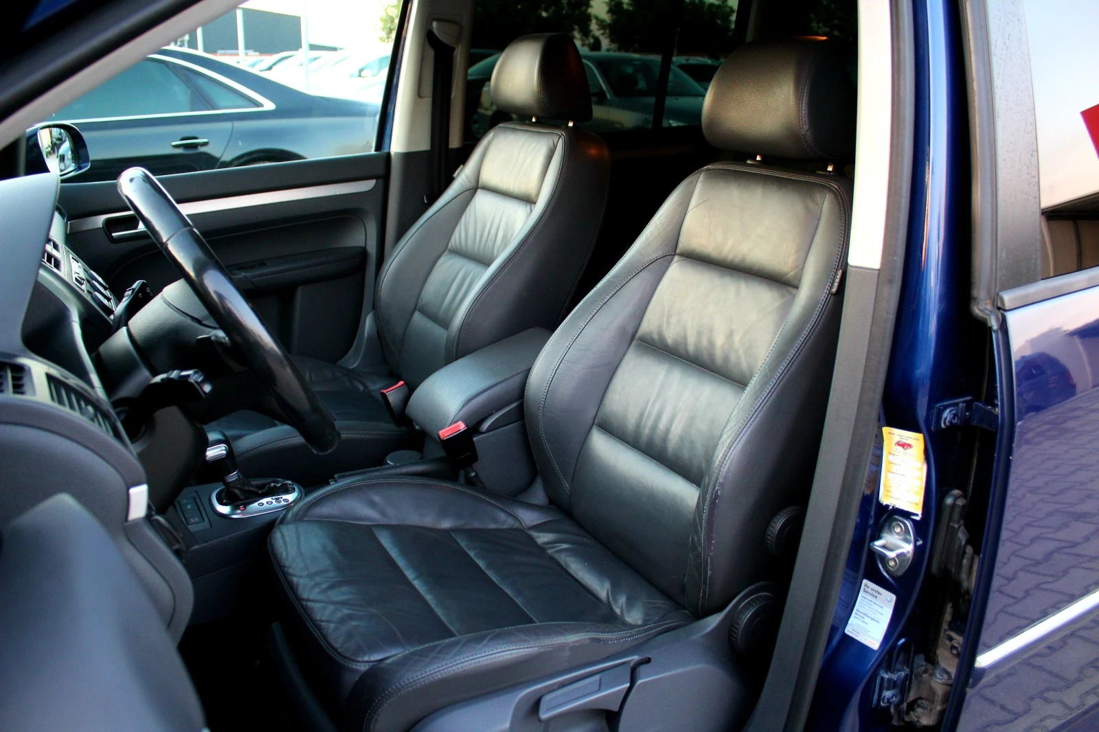 VW Touran 2.0TDI СОБСТВЕН ЛИЗИНГ | Mobile.bg — изображение 12