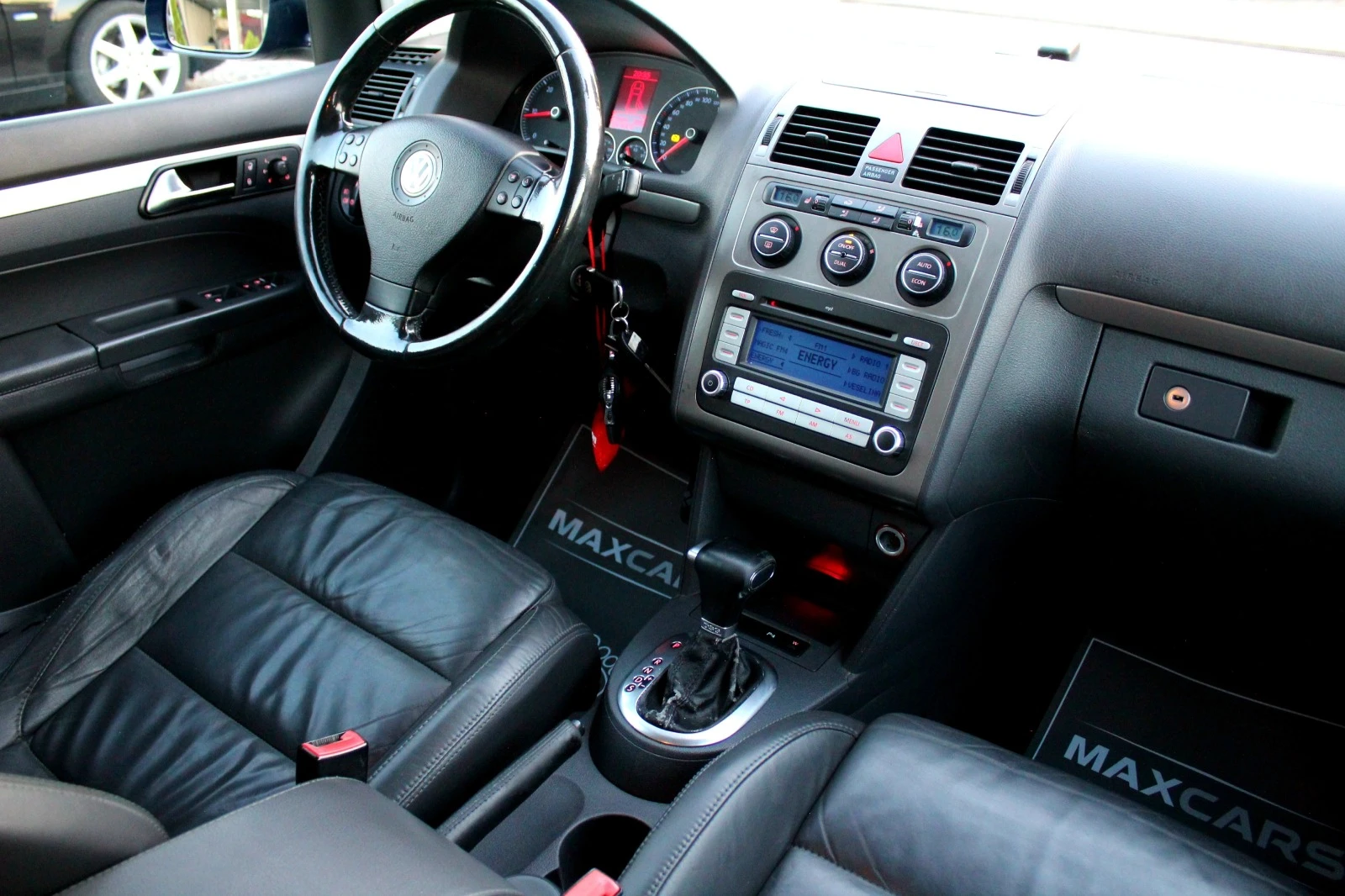 VW Touran 2.0TDI СОБСТВЕН ЛИЗИНГ | Mobile.bg — изображение 14