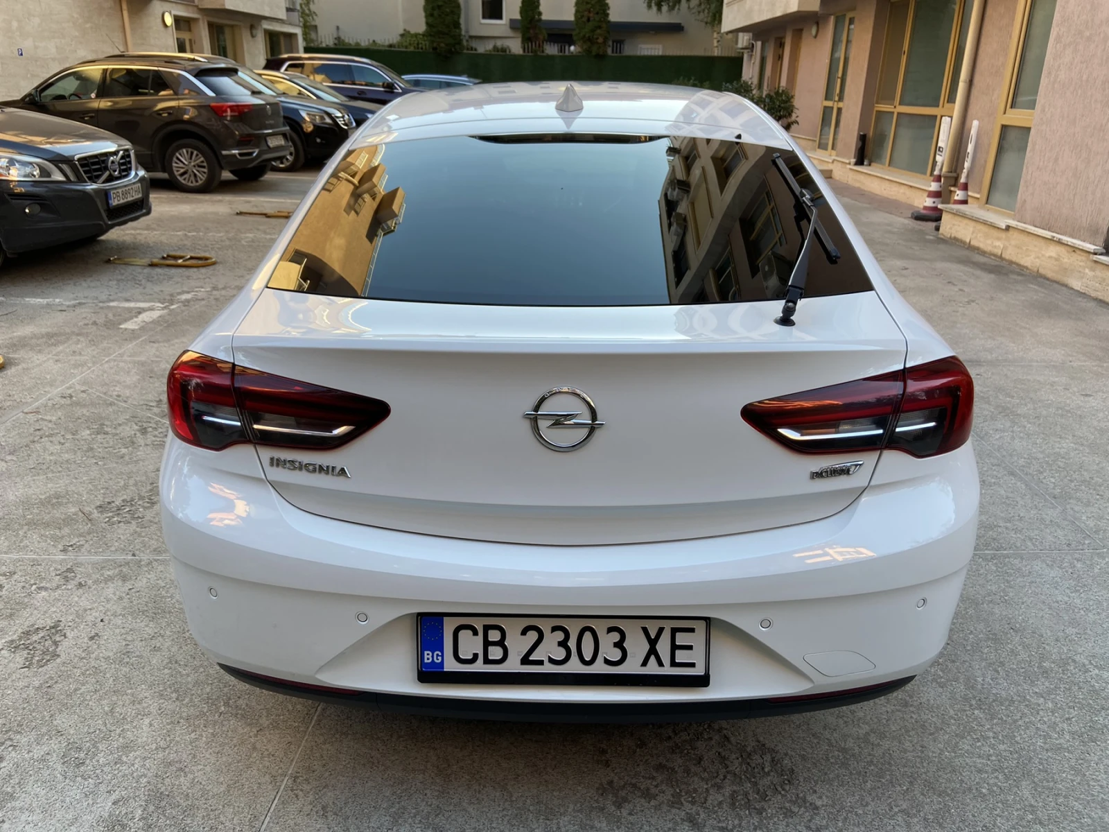 Opel Insignia 1.5i Turbo/Exclusive/Gr Sport/Automatic/LED Matrix - изображение 4