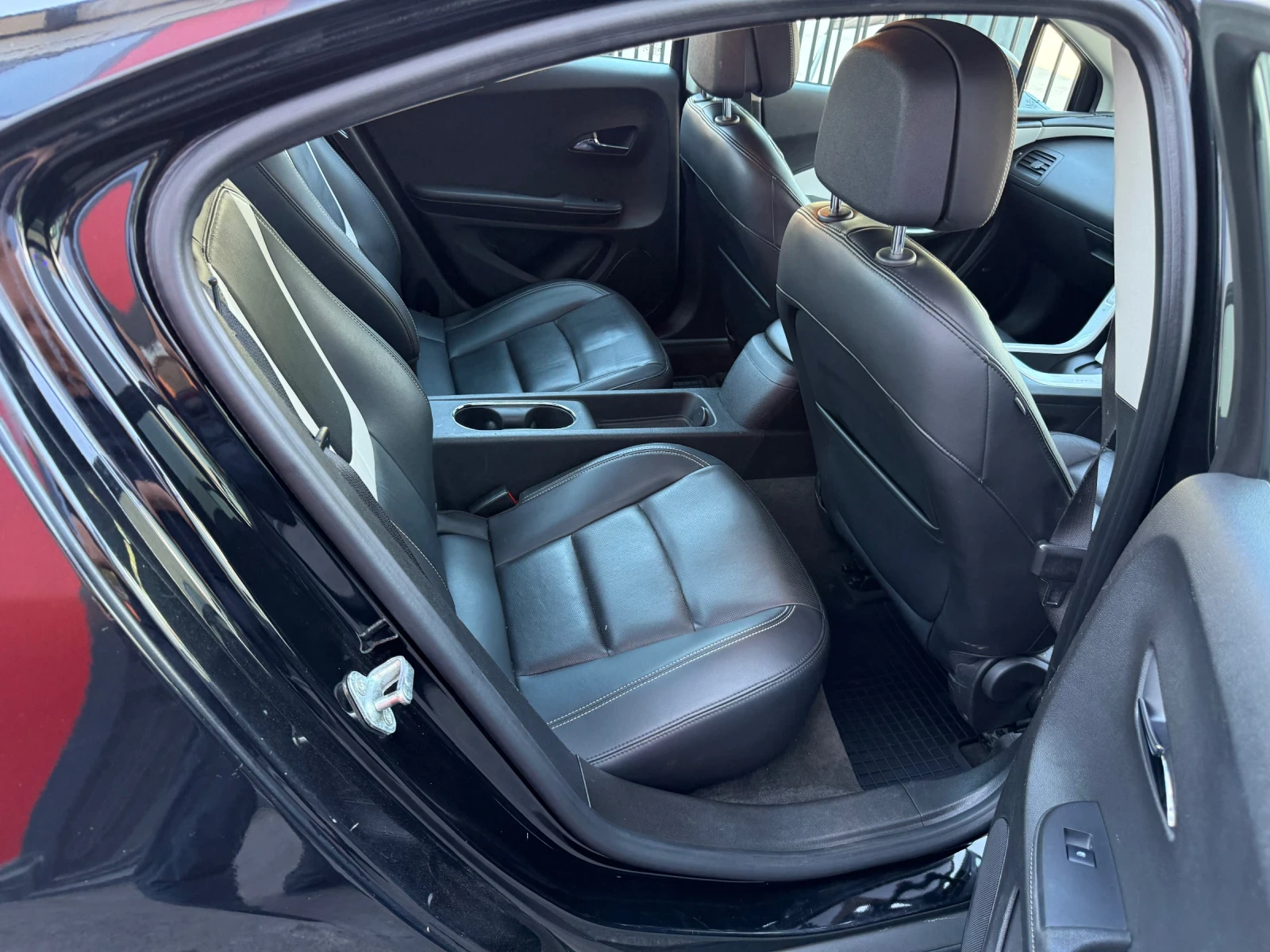 Chevrolet Volt Hybrid  - изображение 10