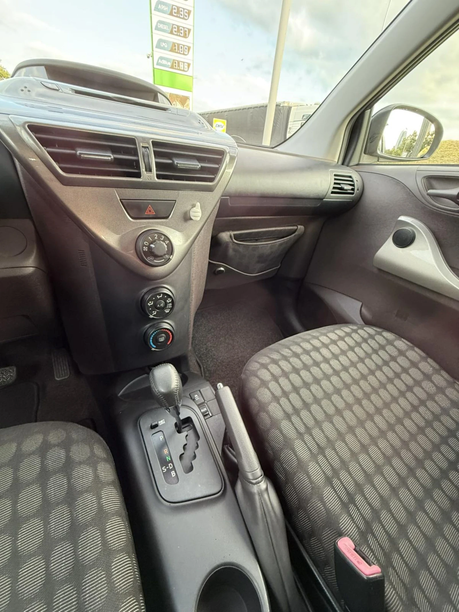 Toyota IQ ЧИСТО НОВА/АВТЕНТИЧЕН ВИД - изображение 8