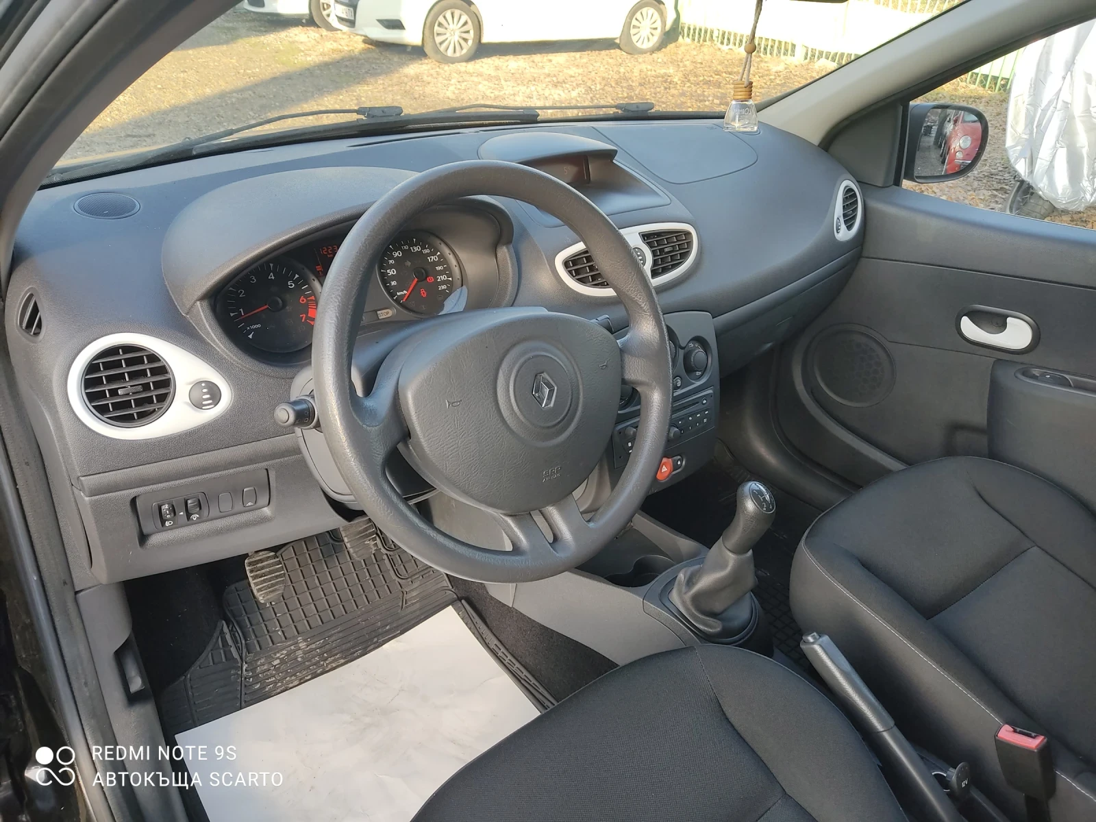 Renault Clio 1.2i, 75kc, бензин, климатик, 2011г, 122х.км - изображение 9