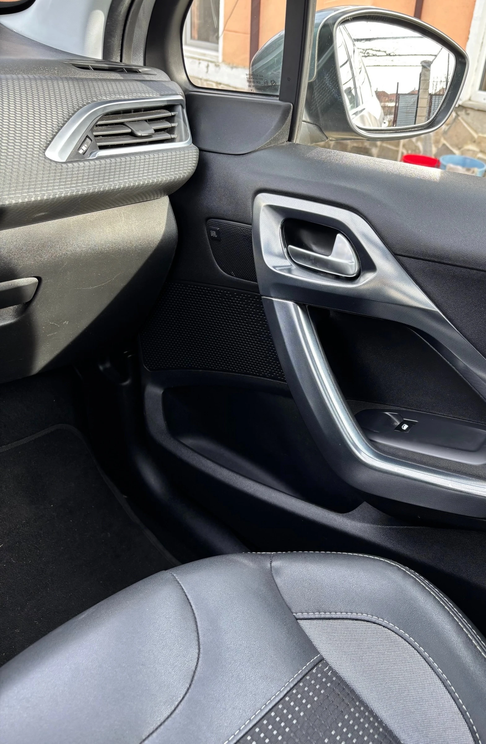 Peugeot 2008 1, 6 Blue-HDI Alure ������� ������ , Navi Car Play | Mobile.bg � ����������� 8