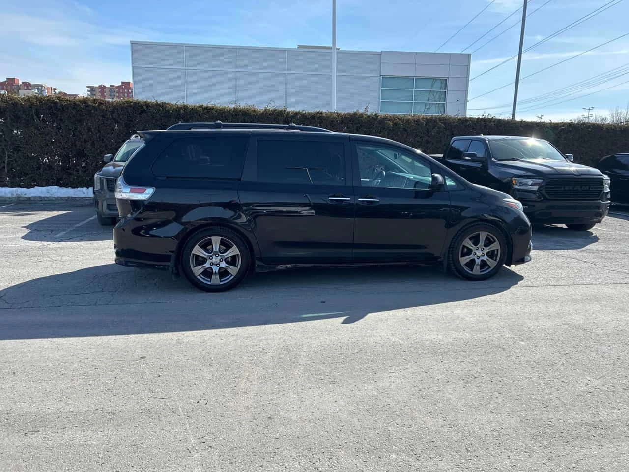 Toyota Sienna * SE * PANO* KEYLESS* ПОДГРЕВ* , снимка 3 - Автомобили и джипове - 53797103