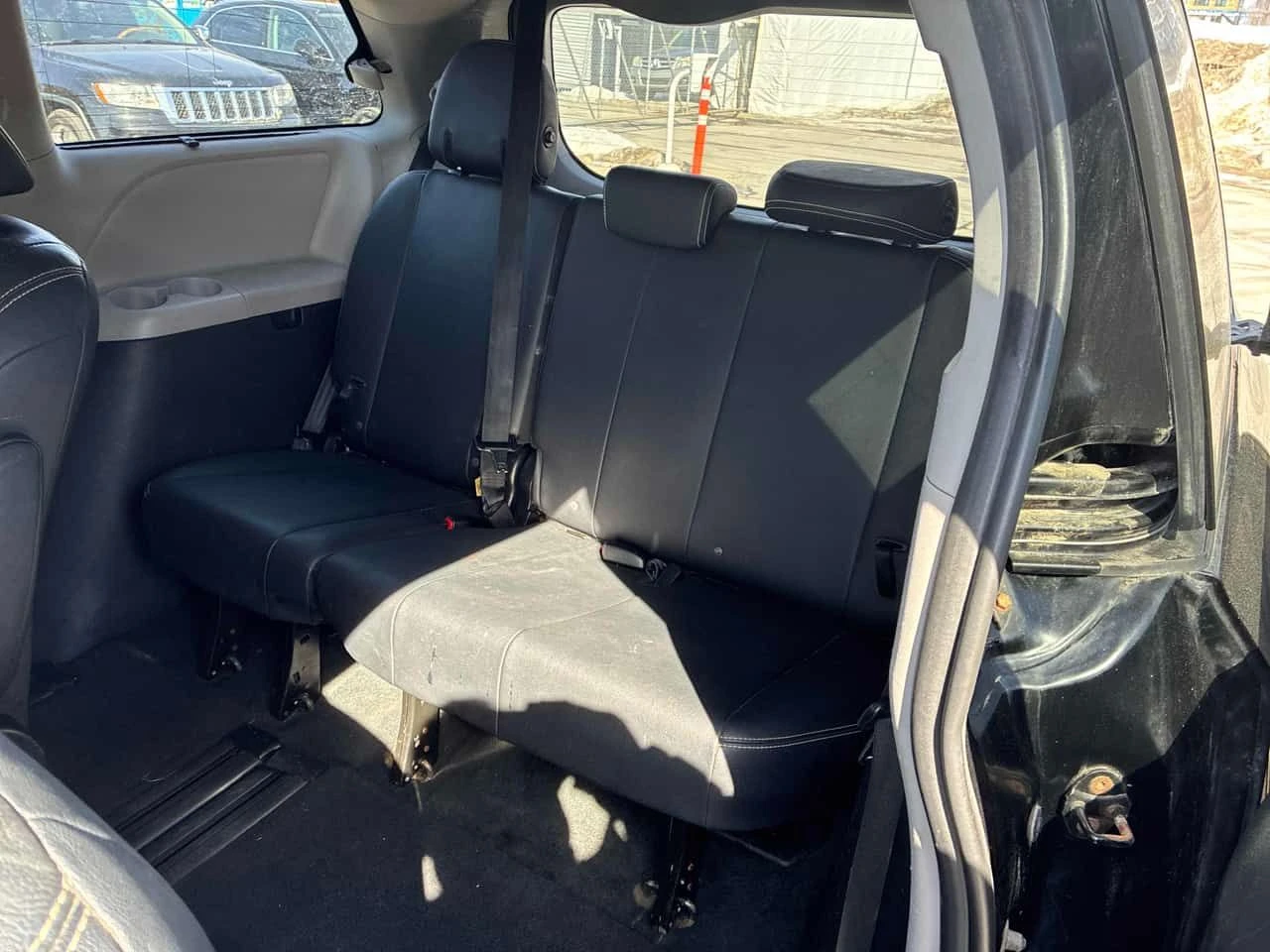 Toyota Sienna * SE * PANO* KEYLESS* ПОДГРЕВ* , снимка 15 - Автомобили и джипове - 53797103