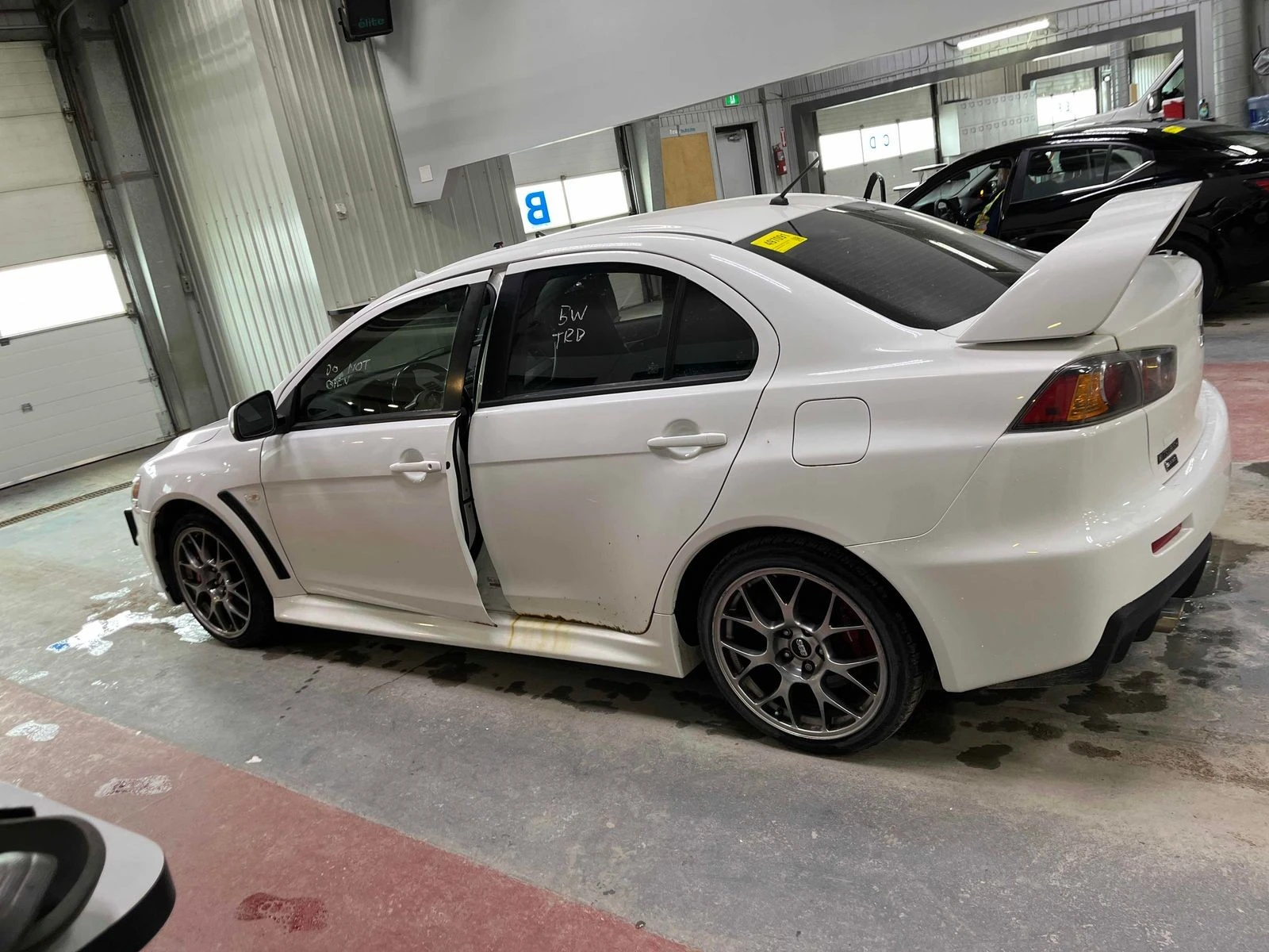 Mitsubishi Lancer Evolution  GSR С РЕГИСТРАЦИЯ & АВТО КРЕДИТ , снимка 2 - Автомобили и джипове - 54043731