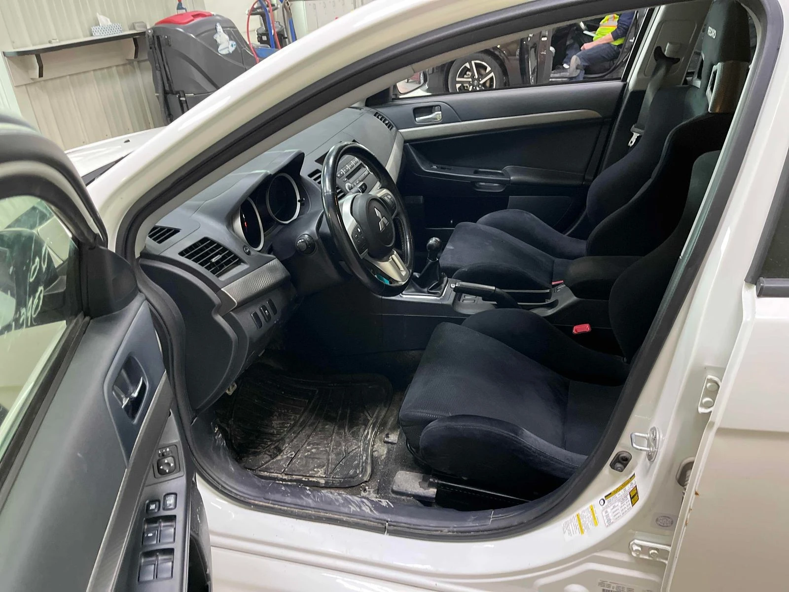 Mitsubishi Lancer Evolution  GSR С РЕГИСТРАЦИЯ & АВТО КРЕДИТ , снимка 6 - Автомобили и джипове - 54043731