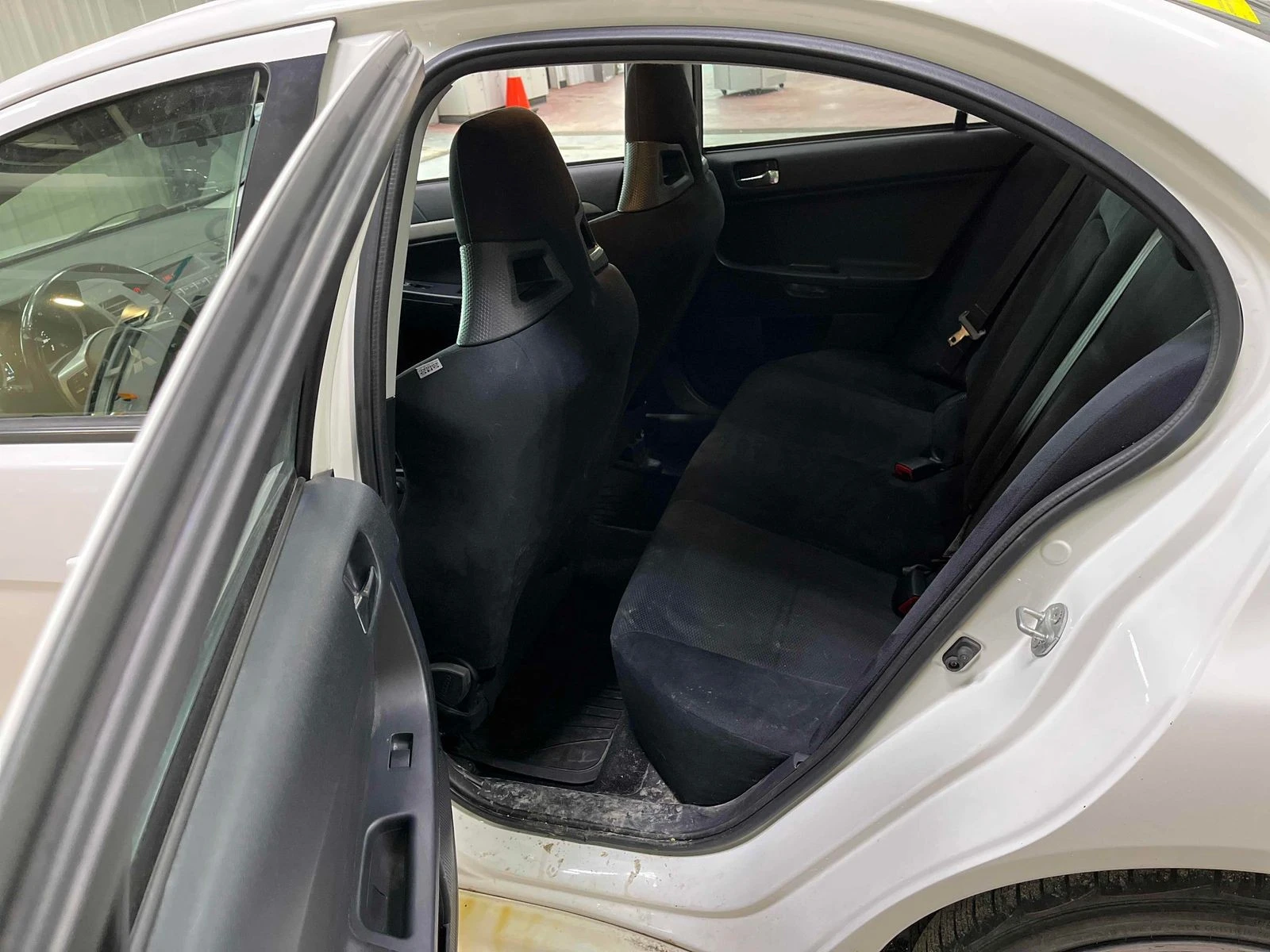 Mitsubishi Lancer Evolution  GSR С РЕГИСТРАЦИЯ & АВТО КРЕДИТ , снимка 11 - Автомобили и джипове - 54043731