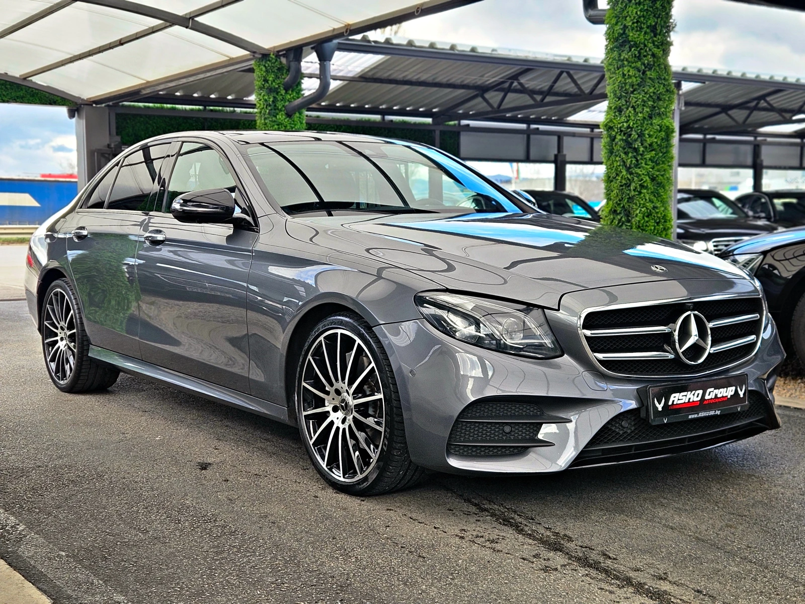 Mercedes-Benz E 220 AMG/4MAT/OPANO/360CAMERA/BURMESTER/ПОДГРЕВ/AMBI/LI, снимка 3 - Автомобили и джипове - 54087832