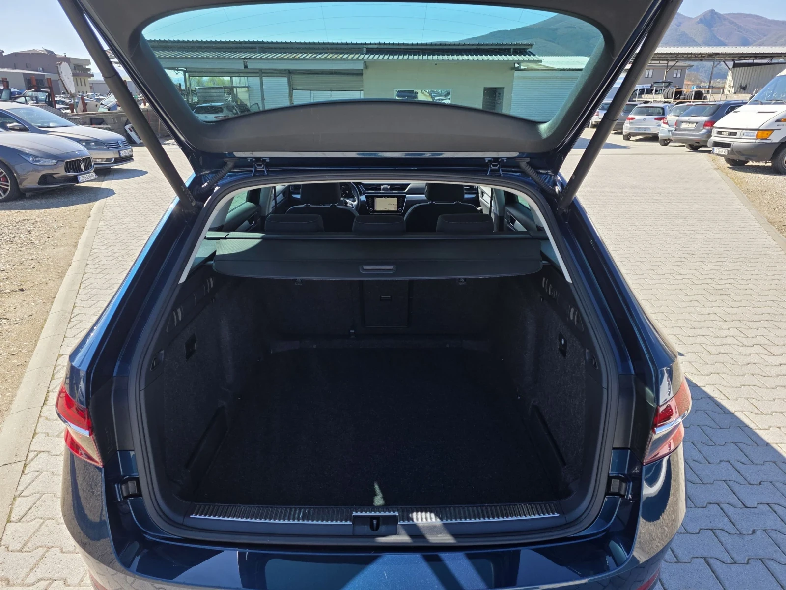 Skoda Superb 2.0TDI Fecelift ������ | Mobile.bg � ����������� 16