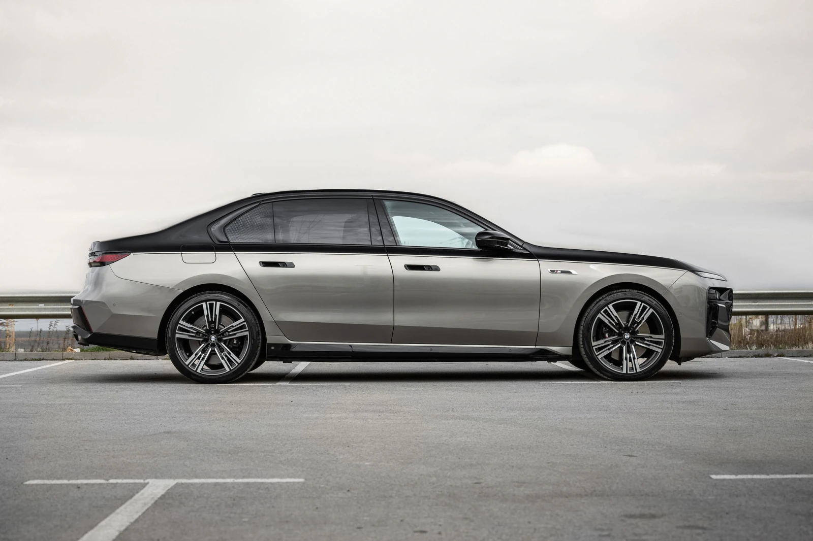 BMW 760, снимка 7 - Автомобили и джипове - 54139712