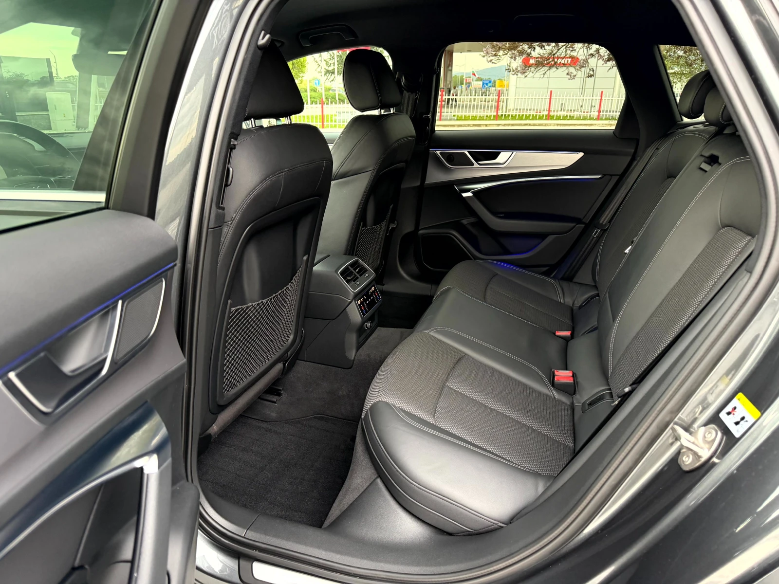 Audi A6 40TDI MHEV 204к.с QUATTRO* S-LINE PLUS* DISTRONIC, снимка 11 - Автомобили и джипове - 54380401