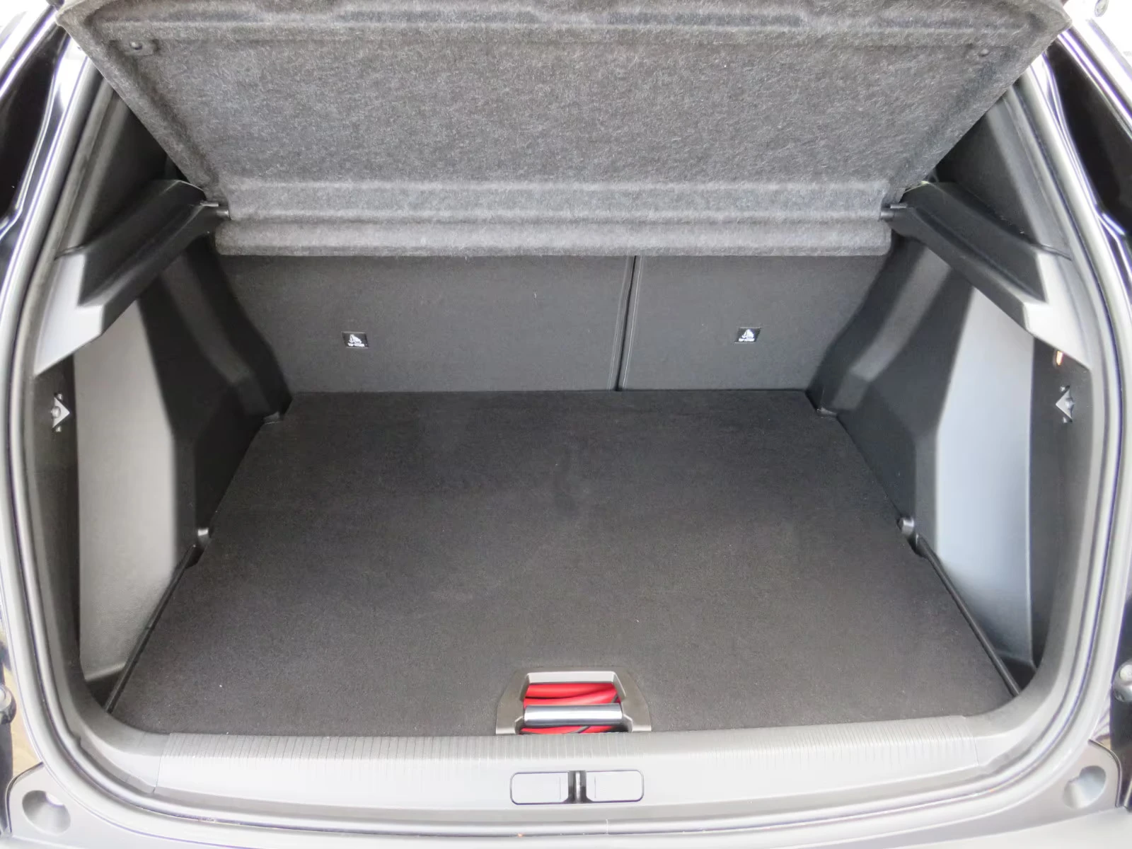 Peugeot 2008 GT/136HP/FULL-LED/360/NAVI/208h, снимка 7 - Автомобили и джипове - 54415665