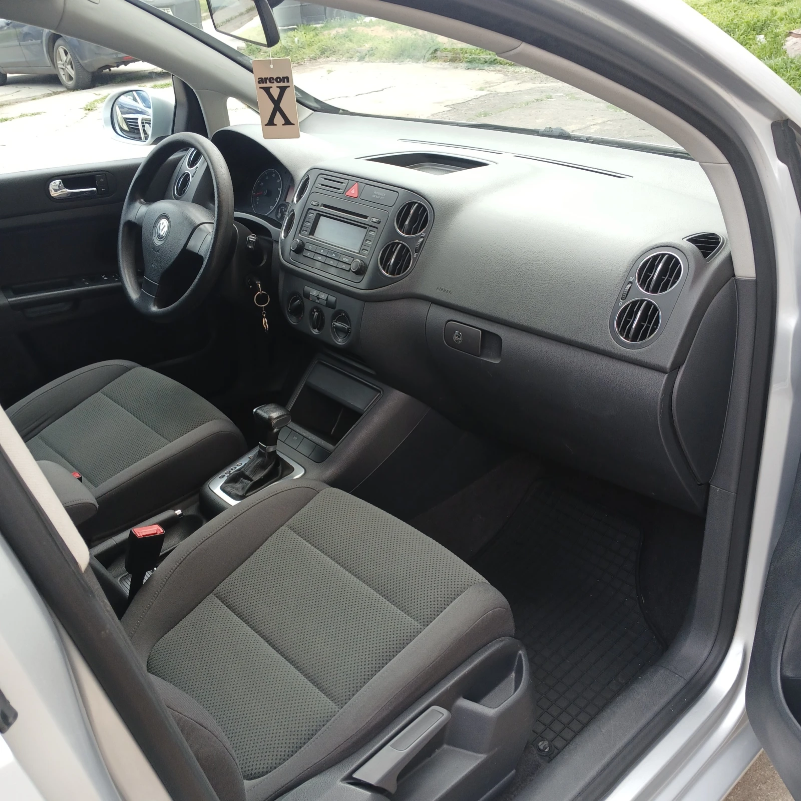 VW Golf Plus АВТОМАТИК , снимка 17 - Автомобили и джипове - 54427767