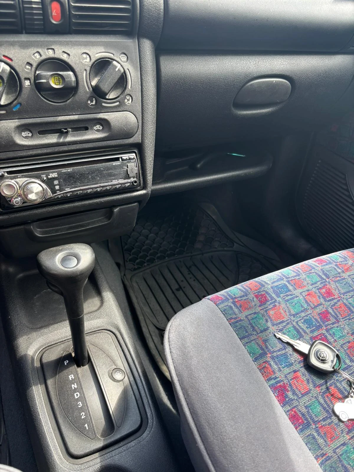 Opel Corsa, снимка 2 - Автомобили и джипове - 54526387